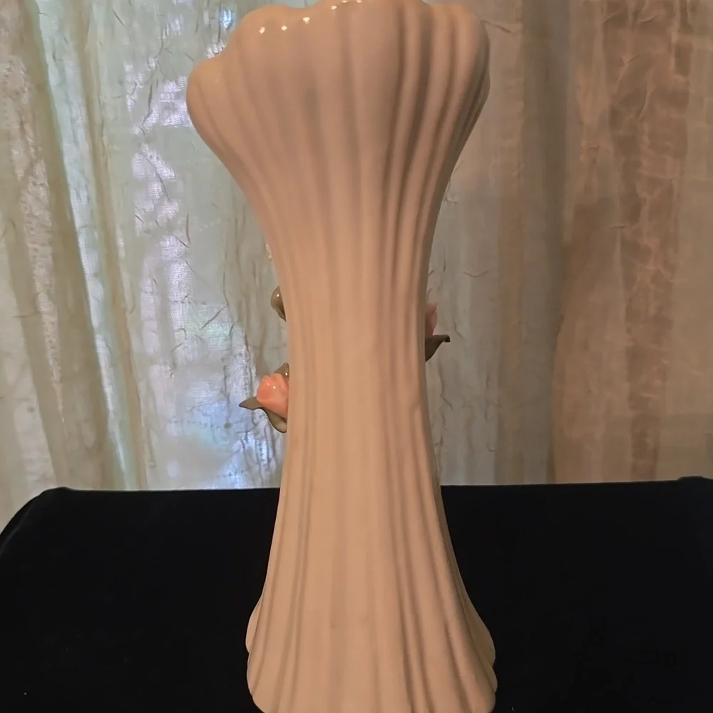 Flower Vase 3D Raised‎ Pink White Flower 7 Inch Bud Fluted Vase White Ceramic